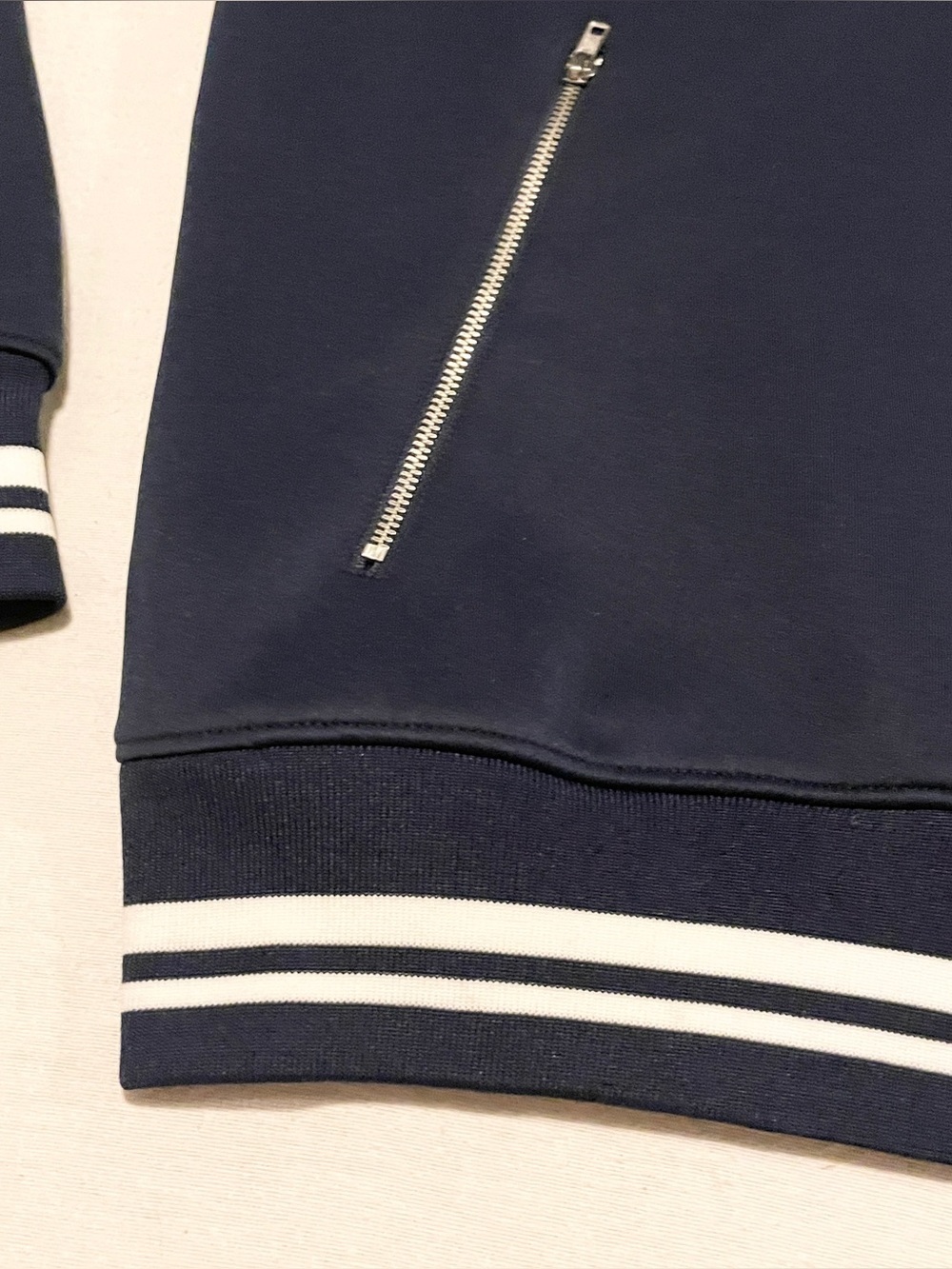 en THREAD Navy Blue Full Zip Track Jacket Sporty White Stripes Size Small Flaws - Picture 10 of 16
